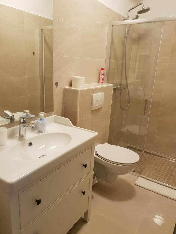 Apartman Bura โพเซดารเย ภายนอก รูปภาพ